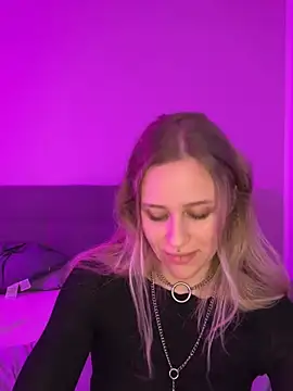 lunawolf21 online show from 01-12-25, 07:11