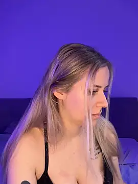 lunawolf21 online show from 02-02-25, 07:30