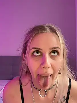 lunawolf21 online show from 02-09-25, 08:33