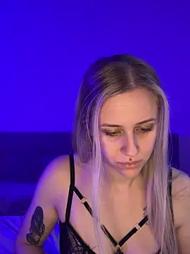 lunawolf21 online show from 02-13-25, 07:45