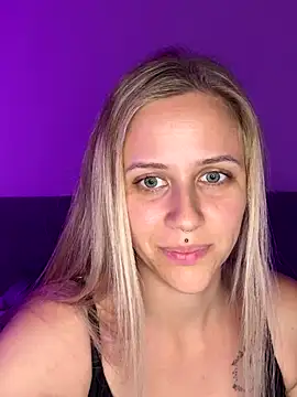 lunawolf21 online show from 10-09-25, 06:39