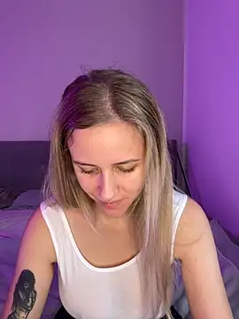 lunawolf21 online show from 11-14-25, 07:29