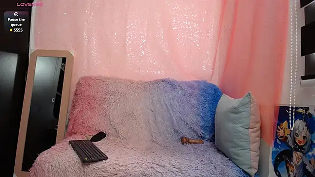 Snapshot of Niuk_mei chatting on 03-07-25, 04:11 Niuk mei online show from 03-07-25, 04:11