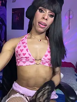 Snapshot of Diana_2003 chatting on 10-26-25, 05:19 Diana 2003 online show from 10-26-25, 05:19