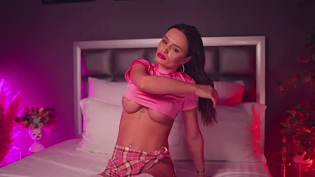 Snapshot of CarlaWhite chatting on 02-08-25, 10:39 CarlaWhite online show from 02-08-25, 10:39