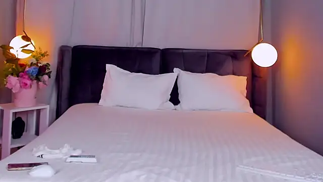 Snapshot of CarlaWhite chatting on 03-20-25, 08:09 CarlaWhite online show from 03-20-25, 08:09