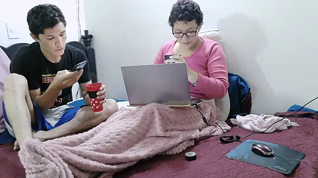 luxandracon23 online show from 04-14-26, 10:16