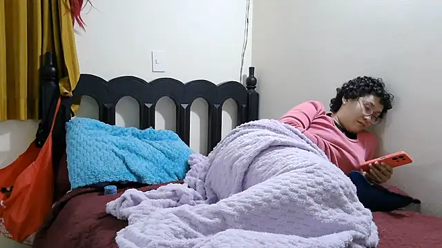 Snapshot of luxandracon23 chatting on 07-14-26, 08:14 luxandracon23 online show from 07-14-26, 08:14
