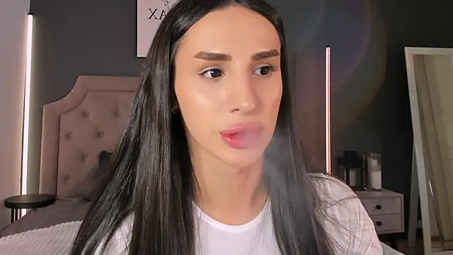 Kim Oberlin  online show from 11-10-25, 04:17