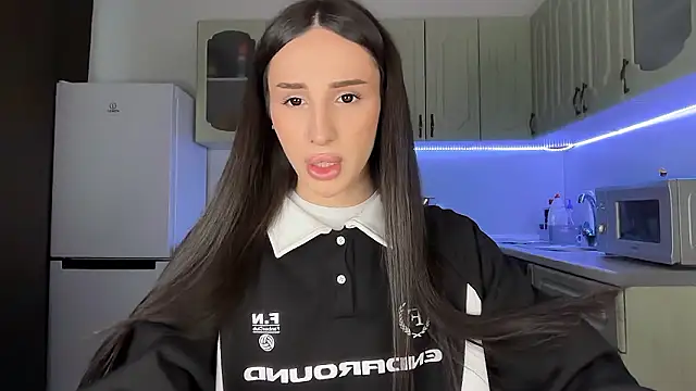 Snapshot of Kim_Oberlin_ chatting on 02-11-26, 02:00 Kim Oberlin online show from 02-11-26, 02:00