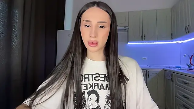 Snapshot of Kim_Oberlin_ chatting on 03-06-26, 12:23 Kim Oberlin online show from 03-06-26, 12:23