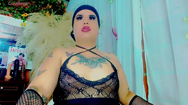 Snapshot of nauthyvalentina chatting on 03-28-26, 08:30 nauthyvalentina online show from 03-28-26, 08:30