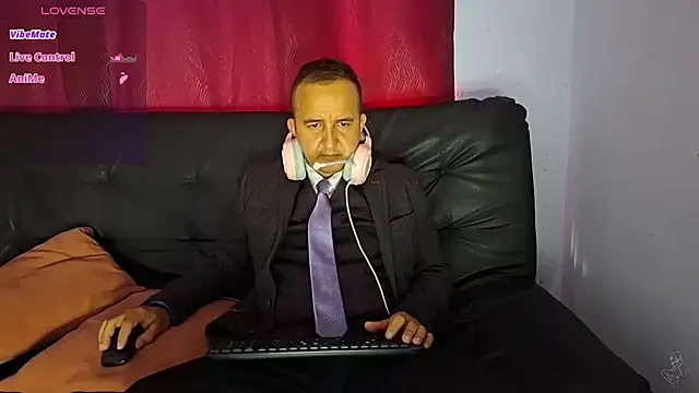 Snapshot of yazforeSolo chatting on 07-15-26, 02:11 yazforeSolo online show from 07-15-26, 02:11