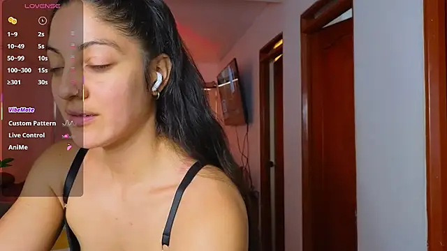Snapshot of sweet_sara2 chatting on 07-09-26, 02:43 sweet sara2 online show from 07-09-26, 02:43