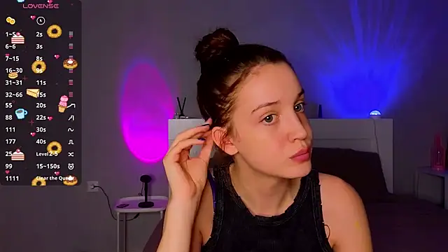 Snapshot of Sweet_Evva chatting on 11-22-25, 05:01 Sweet Evva online show from 11-22-25, 05:01