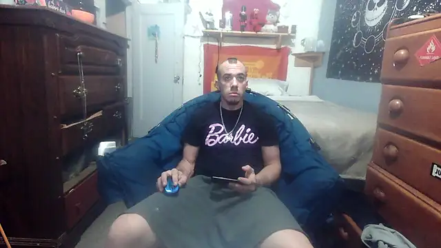 Snapshot of ScubaStevex chatting on 12-12-24, 07:41 ScubaStevex online show from 12-12-24, 07:41