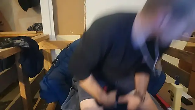 Snapshot of ScubaStevex chatting on 12-26-24, 08:18 ScubaStevex online show from 12-26-24, 08:18