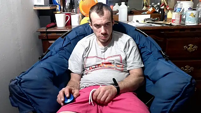 Snapshot of ScubaStevex chatting on 02-08-25, 10:51 ScubaStevex online show from 02-08-25, 10:51