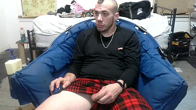 Snapshot of ScubaStevex chatting on 02-25-25, 06:25 ScubaStevex online show from 02-25-25, 06:25