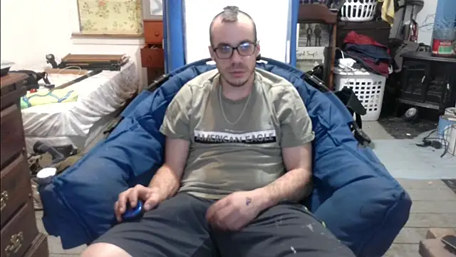 Snapshot of ScubaStevex chatting on 03-09-25, 11:36 ScubaStevex online show from 03-09-25, 11:36