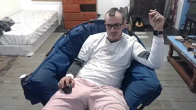 Snapshot of ScubaStevex chatting on 03-11-25, 04:29 ScubaStevex online show from 03-11-25, 04:29