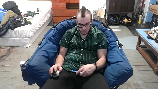 Snapshot of ScubaStevex chatting on 03-12-25, 02:20 ScubaStevex online show from 03-12-25, 02:20