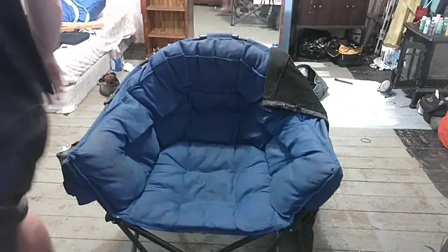 Snapshot of ScubaStevex chatting on 03-17-25, 05:16 ScubaStevex online show from 03-17-25, 05:16