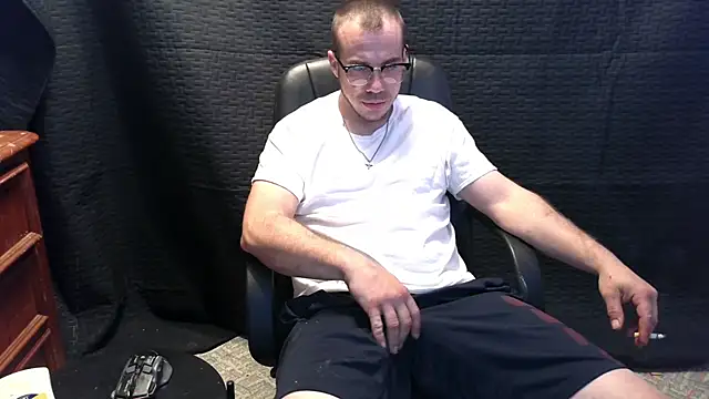 Snapshot of ScubaStevex chatting on 11-24-25, 06:51 ScubaStevex online show from 11-24-25, 06:51