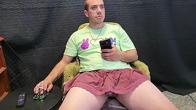 Snapshot of ScubaStevex chatting on 11-29-25, 11:35 ScubaStevex online show from 11-29-25, 11:35