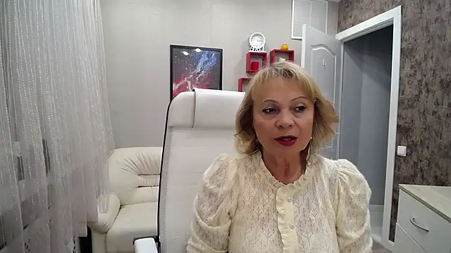 Milla Cutie18 online show from 10-15-25, 04:45