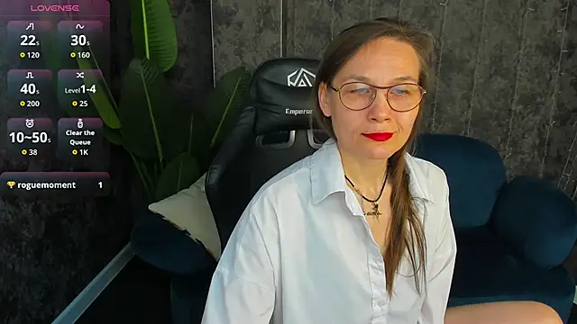 Lillian White online show from 05-20-26, 01:01