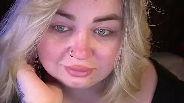 ZaraReignn online show from 04-21-26, 02:51