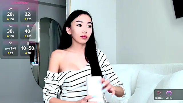 Snapshot of saranmia chatting on 12-14-24, 04:01 saranmia online show from 12-14-24, 04:01