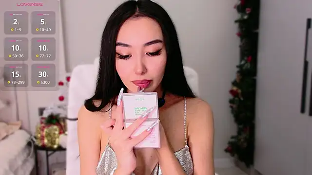 Snapshot of saranmia chatting on 12-29-24, 09:17 saranmia online show from 12-29-24, 09:17