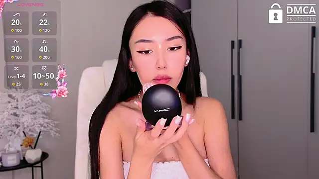 Snapshot of saranmia chatting on 10-01-25, 06:52 saranmia online show from 10-01-25, 06:52