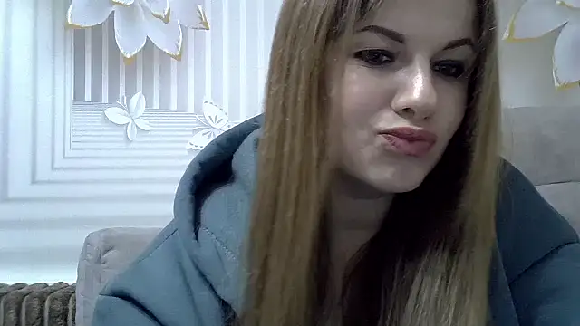Snapshot of TinaFun4u chatting on 01-22-25, 10:48 TinaFun4u online show from 01-22-25, 10:48