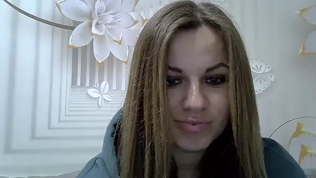 Snapshot of TinaFun4u chatting on 03-18-25, 03:31 TinaFun4u online show from 03-18-25, 03:31