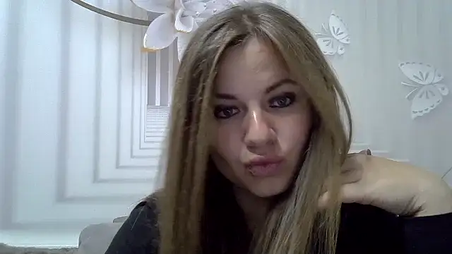 Snapshot of TinaFun4u chatting on 10-12-25, 02:43 TinaFun4u online show from 10-12-25, 02:43