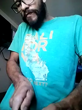 Snapshot of hairyserious chatting on 12-10-24, 01:55 hairyserious online show from 12-10-24, 01:55