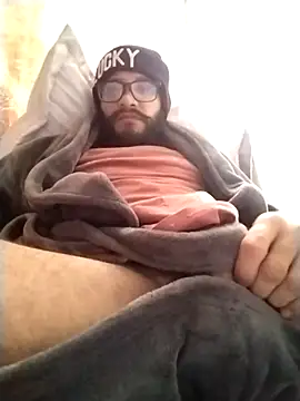 Snapshot of hairyserious chatting on 01-09-25, 03:23 hairyserious online show from 01-09-25, 03:23