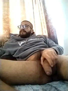 Snapshot of hairyserious chatting on 01-14-25, 01:28 hairyserious online show from 01-14-25, 01:28