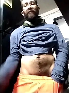 Snapshot of hairyserious chatting on 02-13-25, 03:50 hairyserious online show from 02-13-25, 03:50