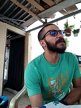 Snapshot of hairyserious chatting on 03-12-25, 07:59 hairyserious online show from 03-12-25, 07:59