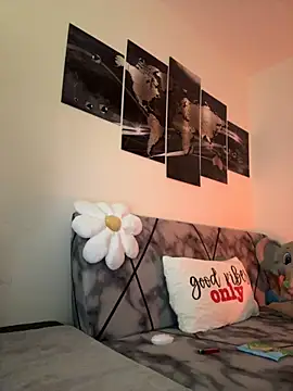 Eelleen online show from 12-04-25, 02:37