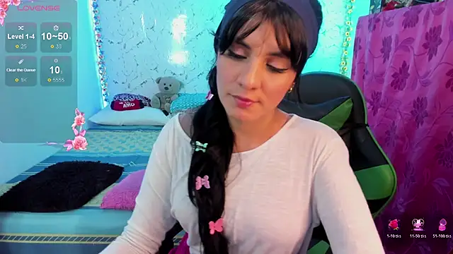 Snapshot of elissa_iris chatting on 10-28-25, 02:04 elissa iris online show from 10-28-25, 02:04