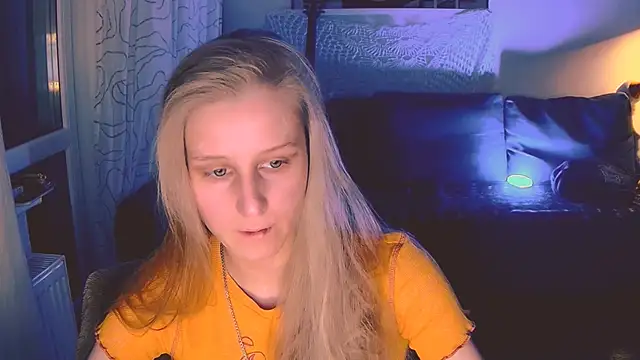 Snapshot of KatiKate chatting on 12-08-24, 03:45 KatiKate online show from 12-08-24, 03:45