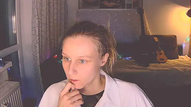 Snapshot of KatiKate chatting on 12-12-24, 09:37 KatiKate online show from 12-12-24, 09:37