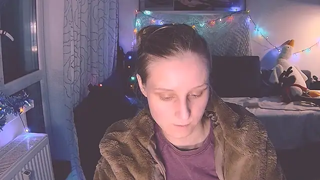 Snapshot of KatiKate chatting on 12-18-24, 03:00 KatiKate online show from 12-18-24, 03:00