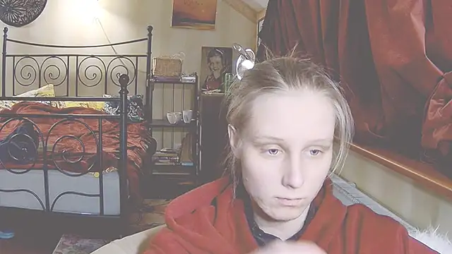 Snapshot of KatiKate chatting on 01-17-25, 05:30 KatiKate online show from 01-17-25, 05:30