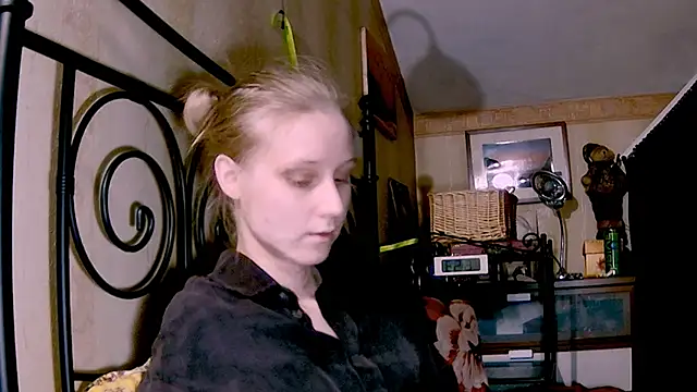Snapshot of KatiKate chatting on 01-18-25, 03:49 KatiKate online show from 01-18-25, 03:49